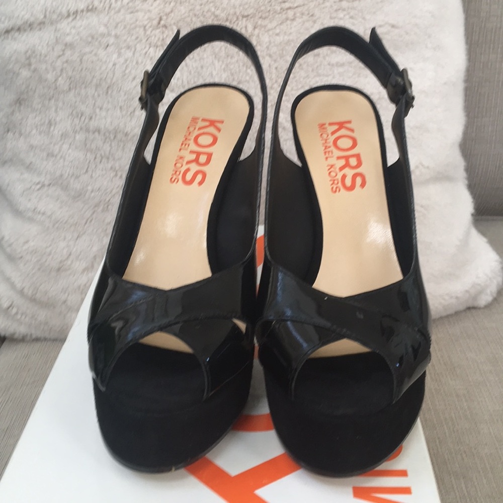 Michael Kors ‘Roxanne’ Black/Patent Pump